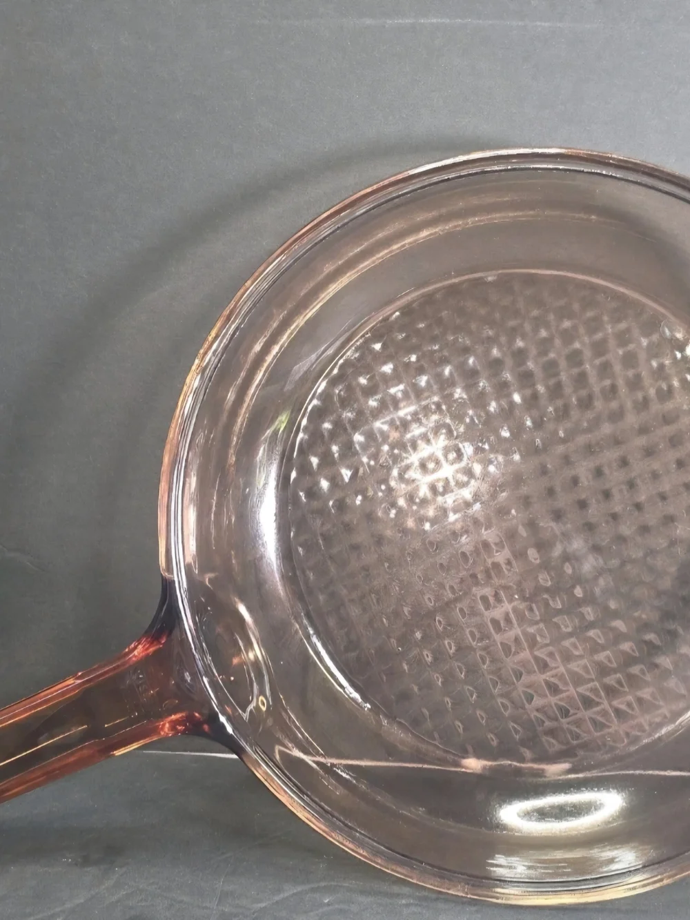 Pyrex Clear Glass 10in Skillet waffle bottom with Lid Amber-Tinted Handle
